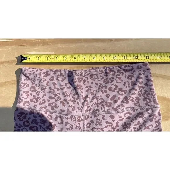 Athleta Straight‎ Leg Tights Yoga Pants Women's Animal Print Purple Sz. Medium M
